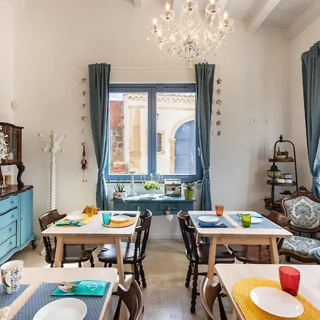 Michael Garden Bed & Breakfast *