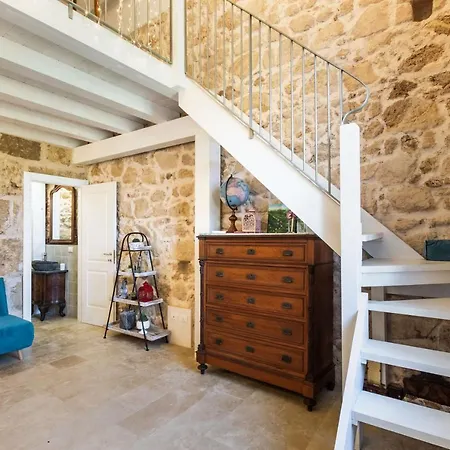 Michael Garden Bed & Breakfast 4*