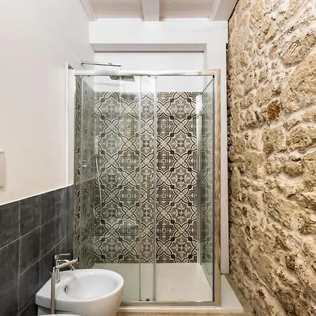 Michael Garden Bed & Breakfast