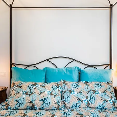 Michael Garden Bed & Breakfast