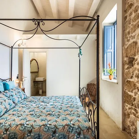 Michael Garden Bed and breakfast 4*