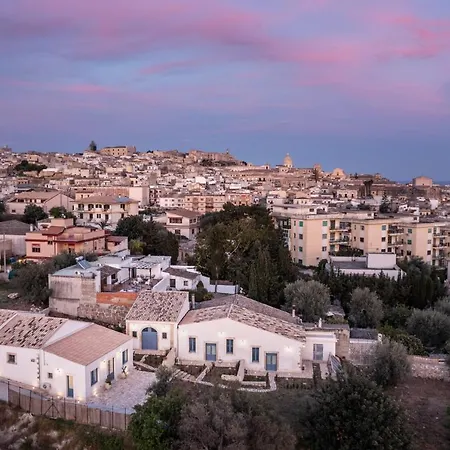 Michael Garden 4* Noto