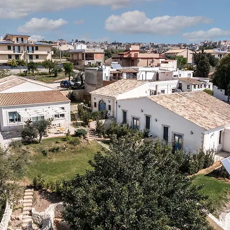 Michael Garden Bed and breakfast