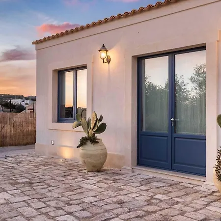 Michael Garden Bed and breakfast 4*