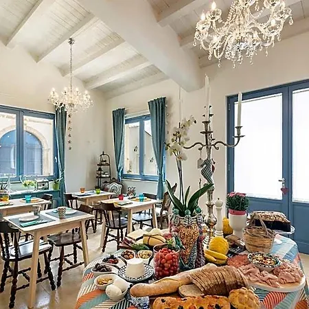 Michael Garden 4* Noto