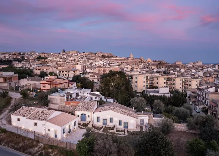Michael Garden 4* Noto