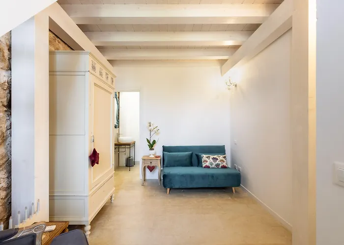 Michael Garden Bed & Breakfast 4*